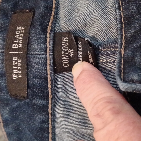White House Black Market Flare leg contour 4R. Dark wash.  EUC! - Picture 5 of 8